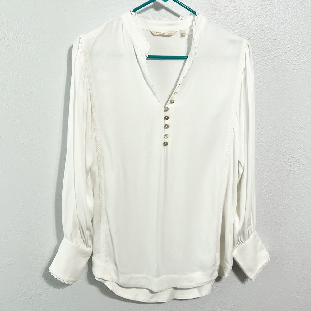 Soft Surrounds white antique style long sleeve blouse with button detail small
